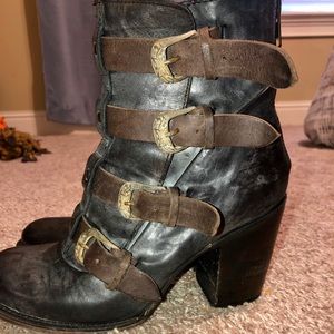 Black Freebird Bates booties Good used condition